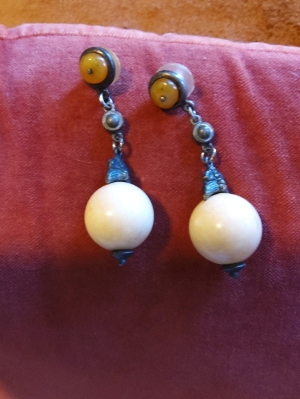 💥VINTAGE💥Alabaster Ball Drop Earrings